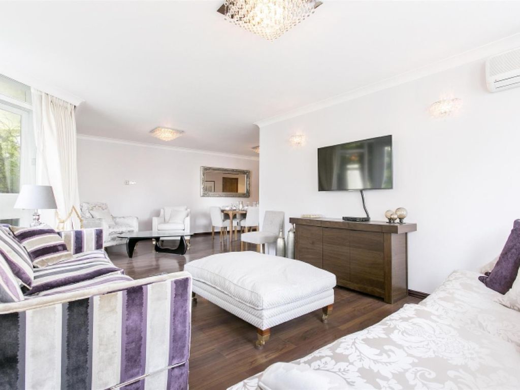 3 bed flat for sale in Hyde Park Towers, 1 Porchester Gate, Hyde Park W2, £2,600,000