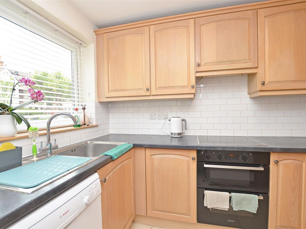 3 bed terraced house to rent in Kingston Lane, Teddington TW11, £2,495 pcm