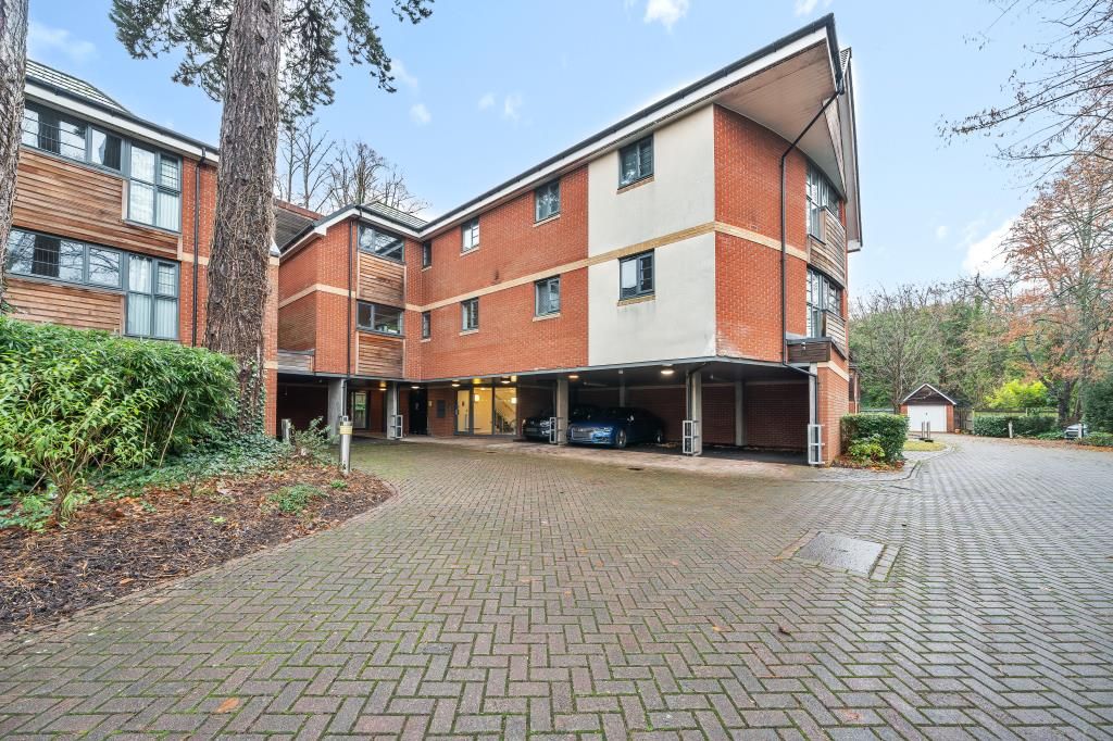 1 bed flat for sale in Basingstoke, Hampshire RG21, £220,000