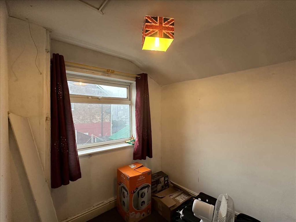 3 bed terraced house for sale in Cemetery Road, Scunthorpe DN16, £94,950