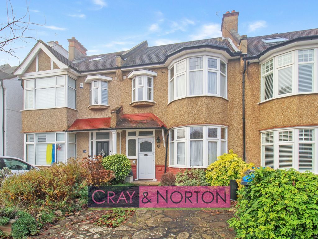 3 bed terraced house to rent in Compton Road, Addiscombe CR0, £2,200 pcm