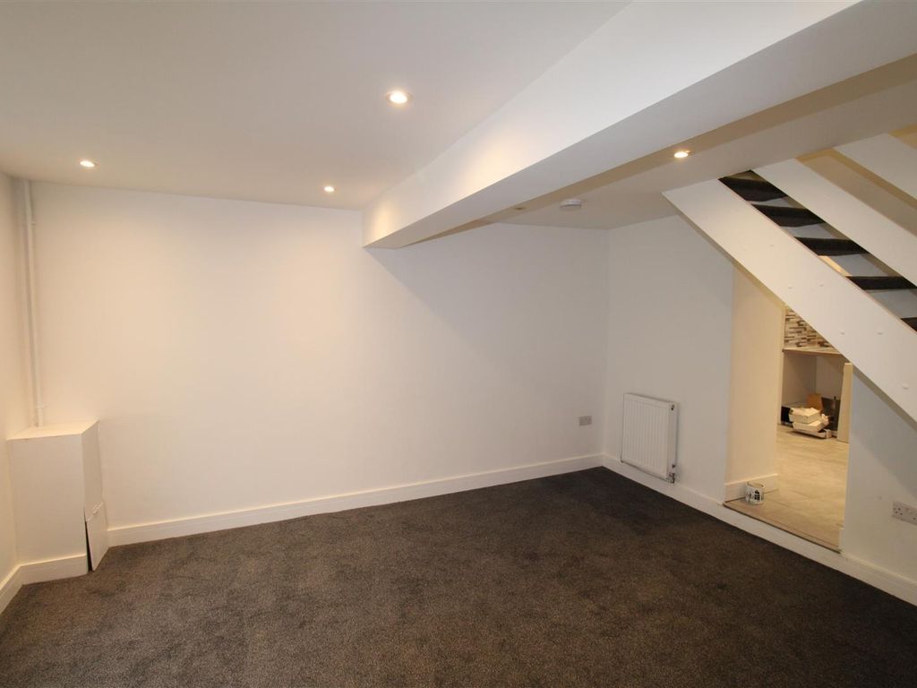 3 bed terraced house to rent in Penygraig Road, Penygraig, Tonypandy CF40, £725 pcm