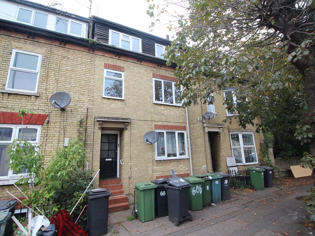 3 bed flat for sale in Eastfield Road, Peterborough PE1, £135,000