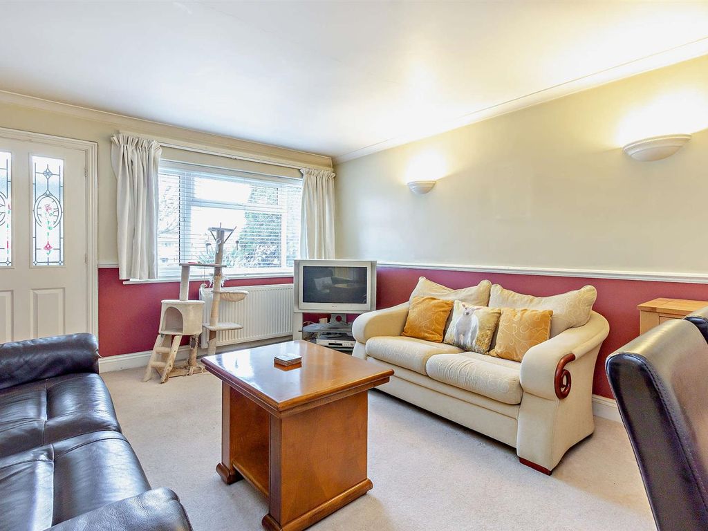 2 bed flat for sale in Udall Gardens, Collier Row, Romford RM5, £265,000