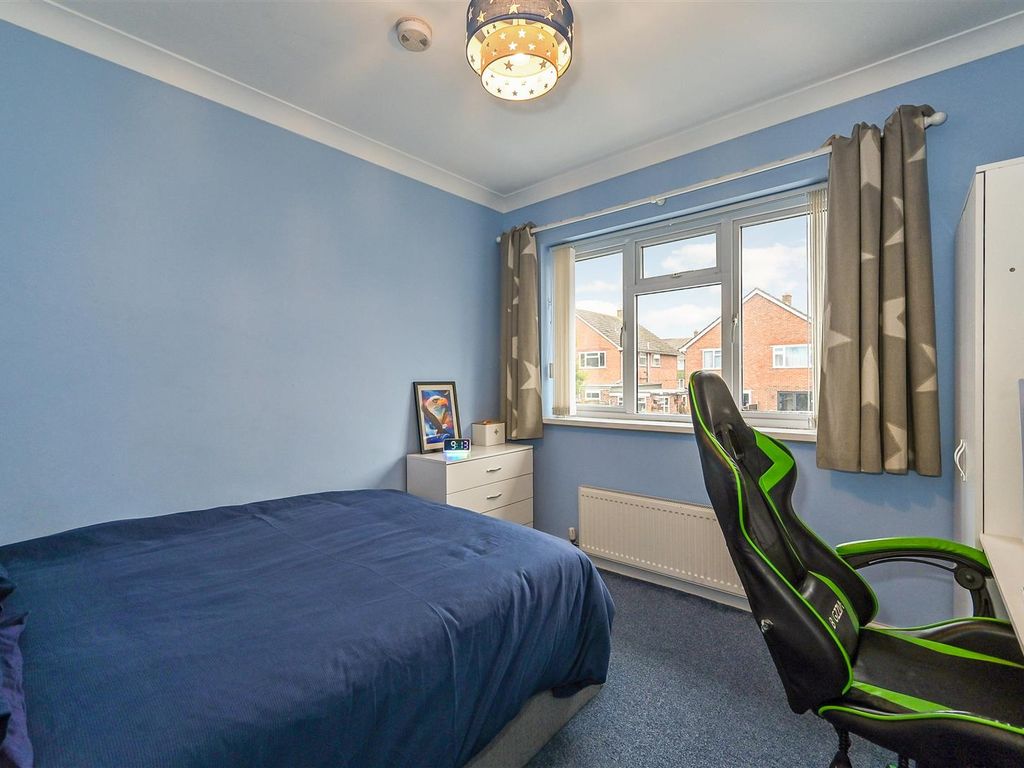4 bed semi-detached house for sale in Dudleston Heath Drive, Cowplain, Waterlooville PO8, £400,000