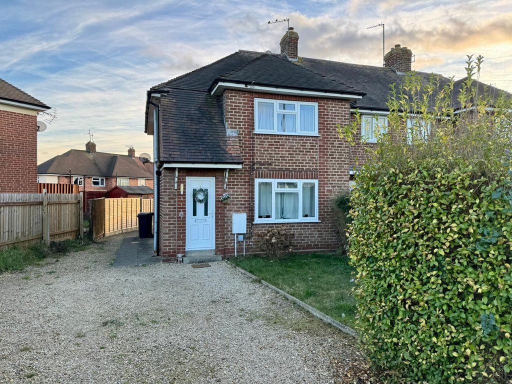 3 bed end terrace house for sale in College Green, Hereford HR1, £235,000