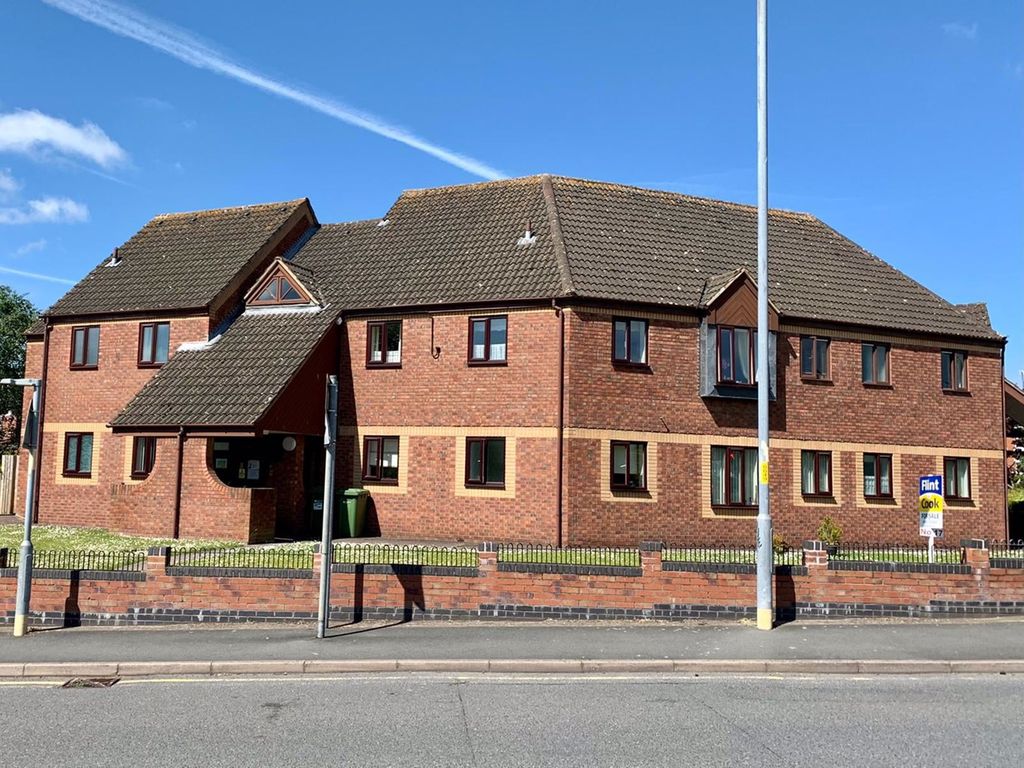 2 bed flat for sale in Melrose Place, Hereford HR4, £125,000