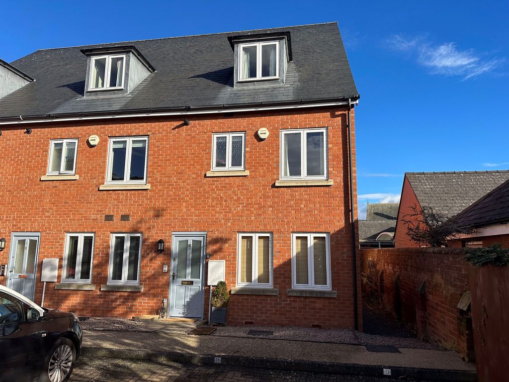 3 bed flat for sale in Nightingale Way, Hereford HR1, £210,000
