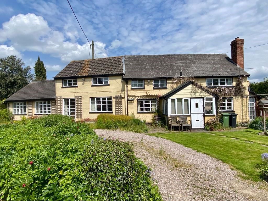 3 bed property for sale in Bodenham, Hereford HR1, £538,500