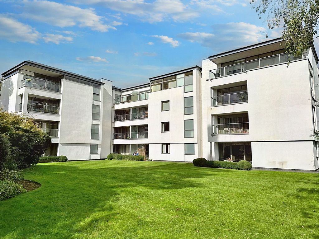 3 bed flat for sale in Aylestone Hill, Hereford HR1, £325,000
