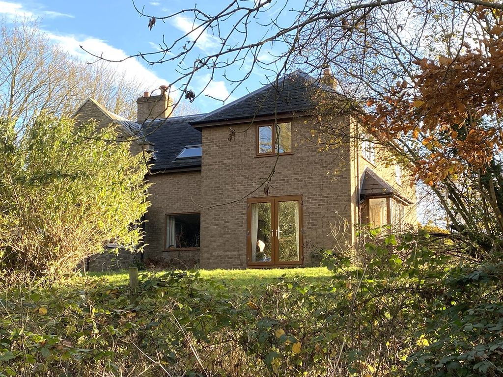 5 bed property for sale in Norton, Bromyard HR7, £565,000