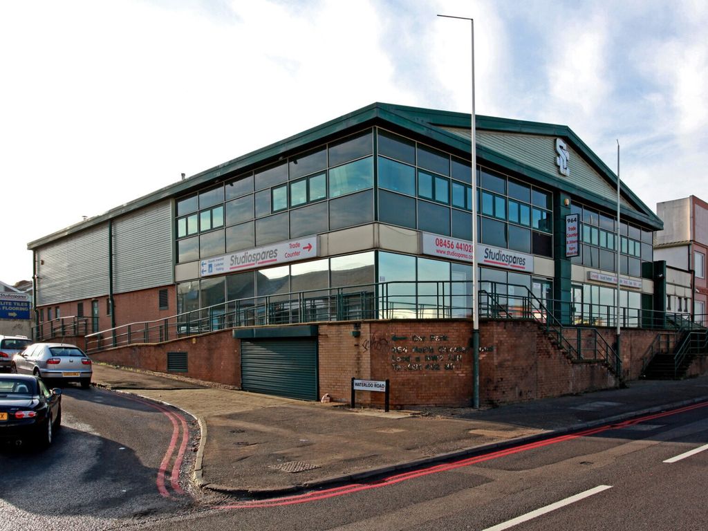 Warehouse to let in North Circular Road, London NW2, £45,000 pa