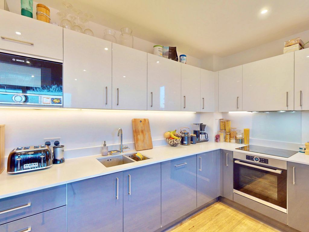2 bed flat for sale in Beck Square, London E10, £495,000