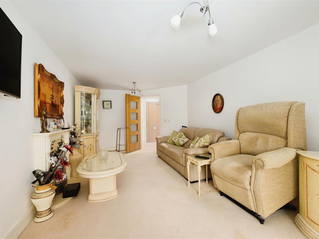 1 bed flat for sale in Weighbridge Court, 301 High Street, Chipping Ongar, Essex CM5, £279,999