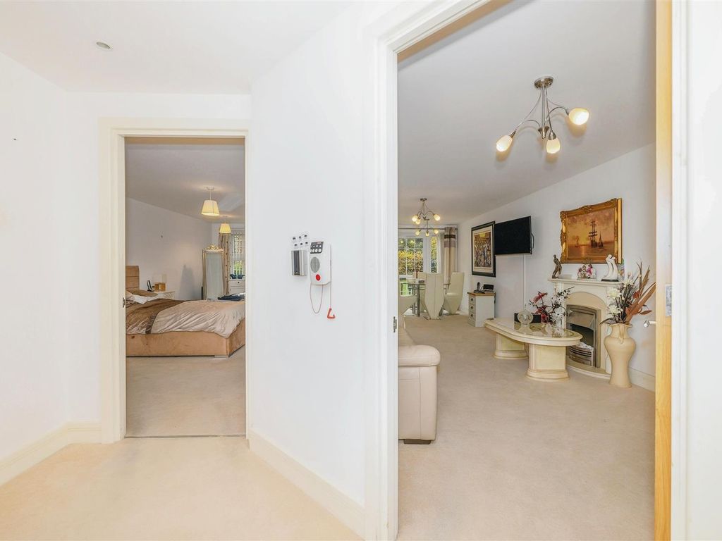 1 bed flat for sale in Weighbridge Court, 301 High Street, Chipping Ongar, Essex CM5, £279,999