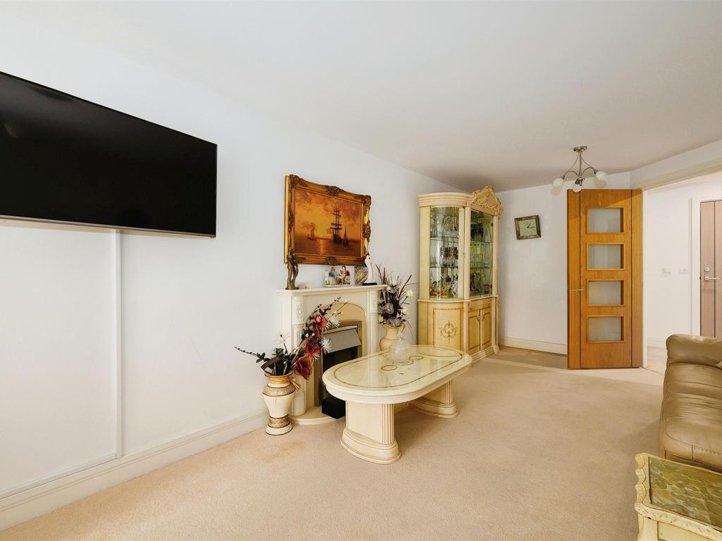 1 bed flat for sale in Weighbridge Court, 301 High Street, Chipping Ongar, Essex CM5, £279,999