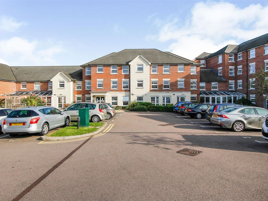 1 bed flat for sale in Weighbridge Court, 301 High Street, Chipping Ongar, Essex CM5, £279,999