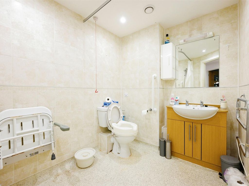 1 bed flat for sale in Weighbridge Court, 301 High Street, Chipping Ongar, Essex CM5, £279,999