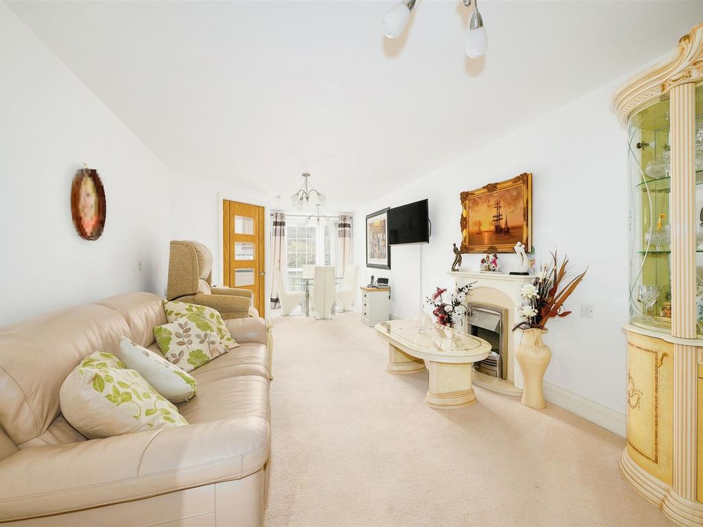 1 bed flat for sale in Weighbridge Court, 301 High Street, Chipping Ongar, Essex CM5, £279,999