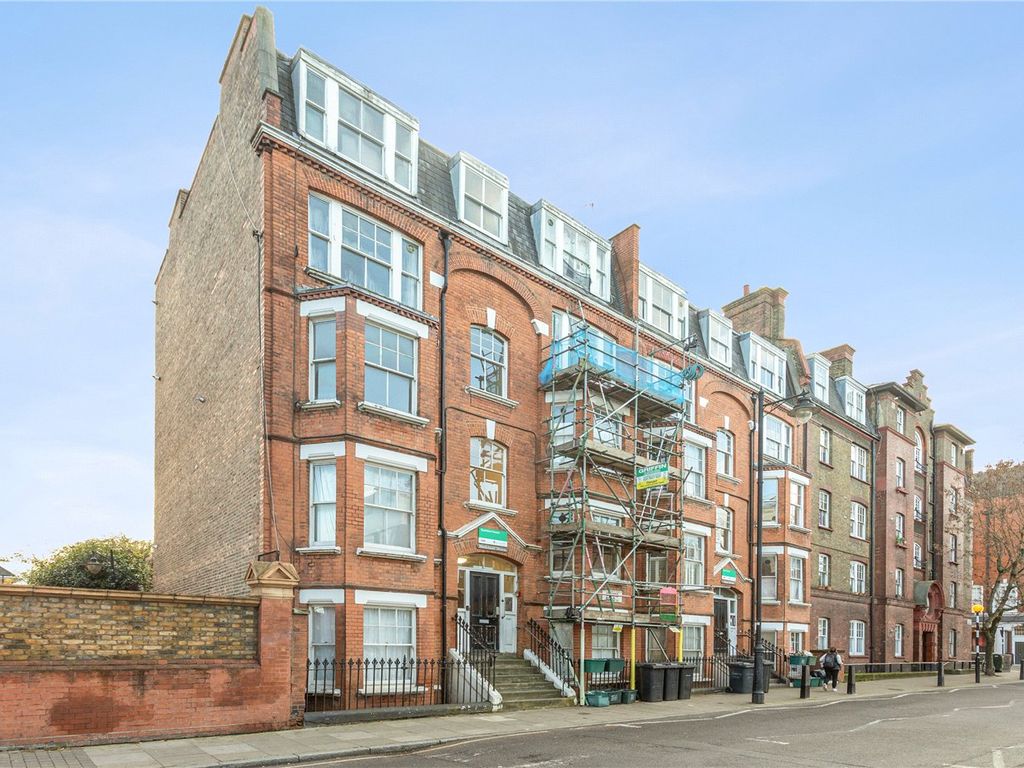 2 bed flat for sale in Offord Road, London N1, £500,000