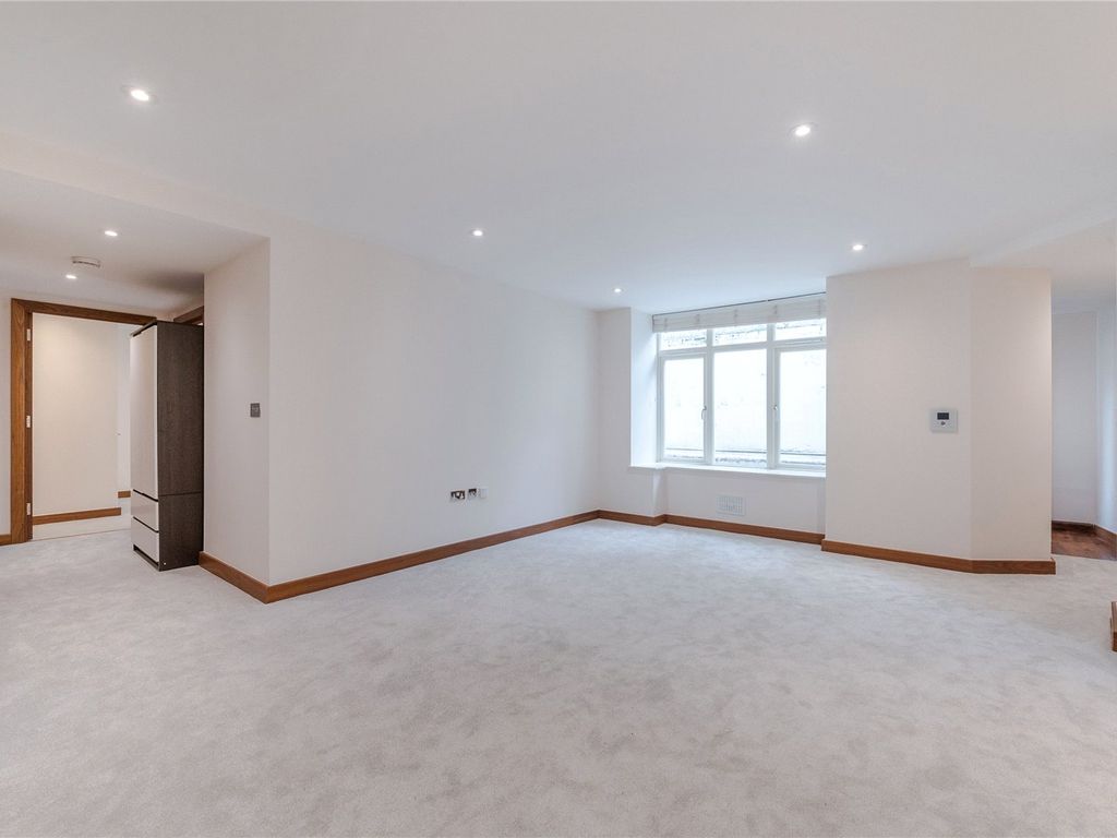 2 bed flat to rent in Bedford Row, Bloomsbury, London WC1R, £3,445 pcm