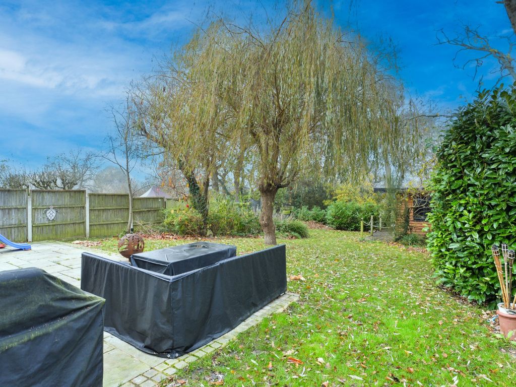 4 bed bungalow for sale in Oakwood Avenue, New Milton, Hampshire BH25, £665,000