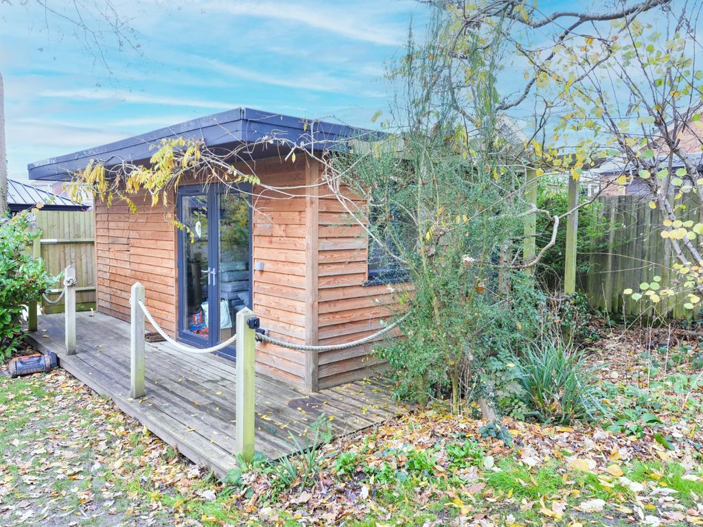 4 bed bungalow for sale in Oakwood Avenue, New Milton, Hampshire BH25, £665,000