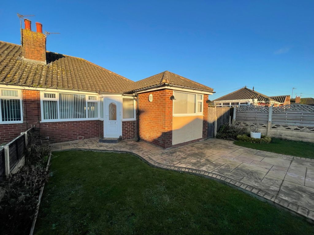 3 bed bungalow for sale in Westbourne Road, Knott End On Sea FY6, £170,000