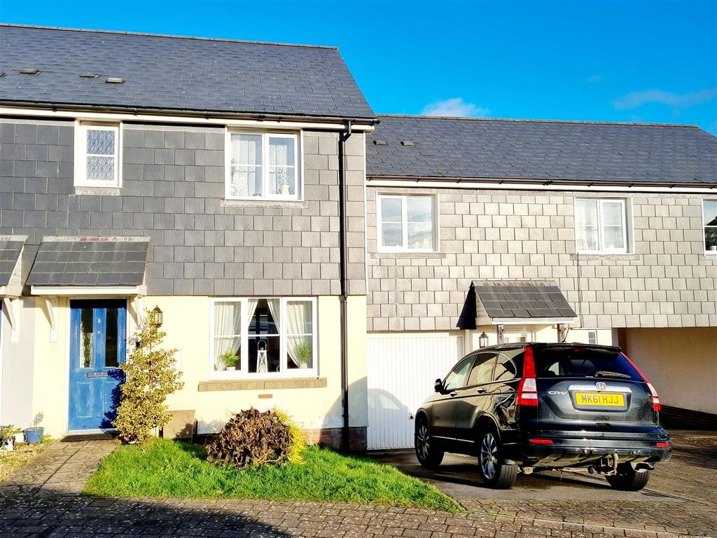 3 bed property for sale in Haye Common Drive, Launceston PL15, £225,000