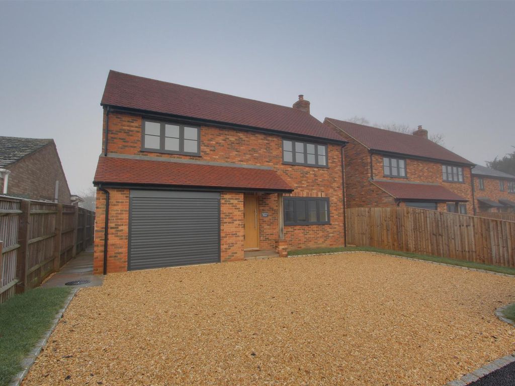 New home, 5 bed detached house for sale in Lamb Close, Horton Road, Slapton LU7, £800,000