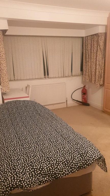 Room to rent in Montpelier Rise, Wembley HA9, £800 pcm