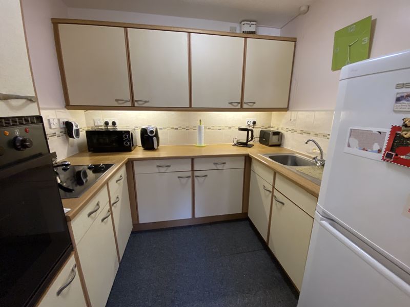 1 bed property for sale in Sandringham Court, London Road, Holmes Chapel, Crewe CW4, £115,000