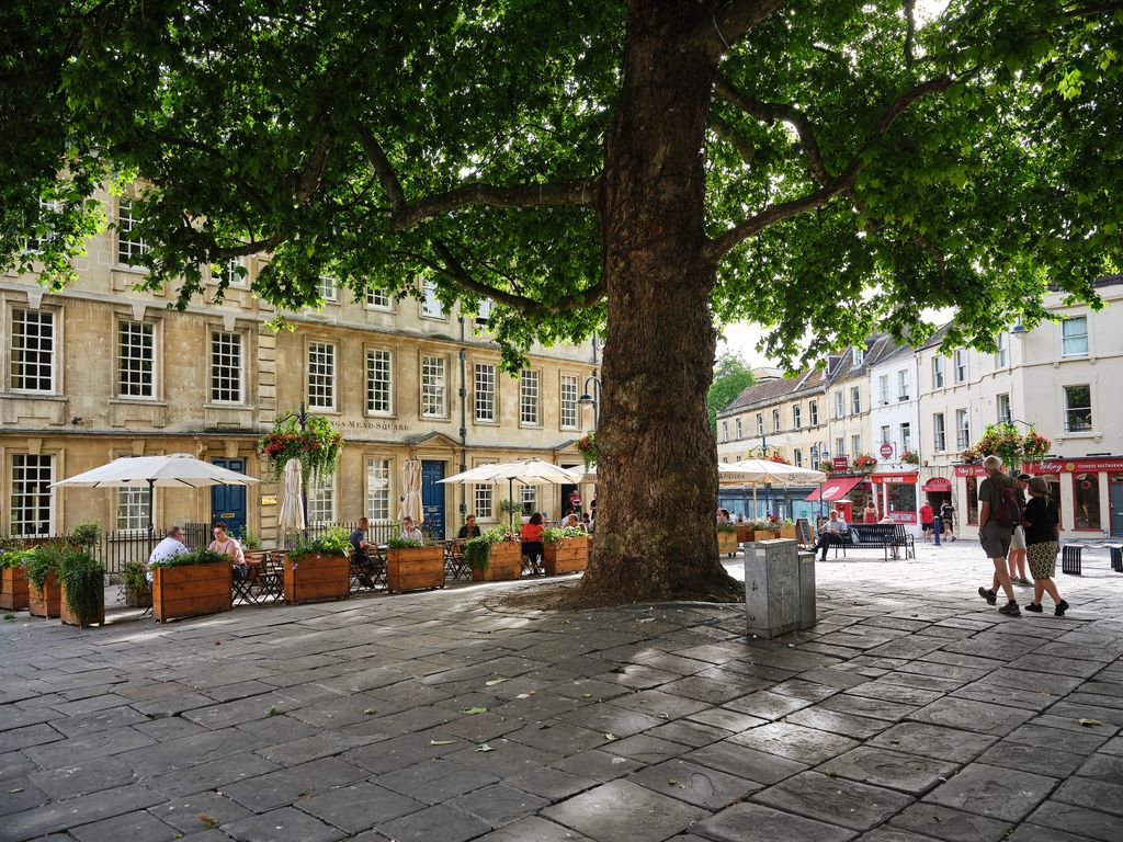 Office to let in Kingsmead Square, Bath BA1, £52,000 pa