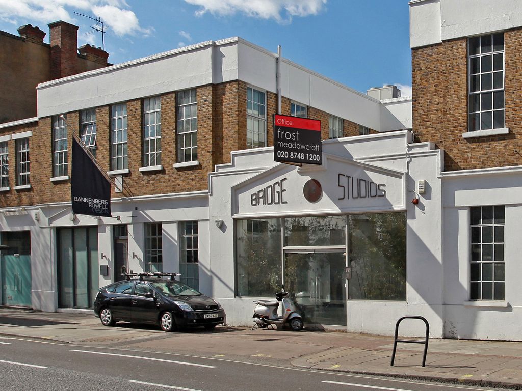 Office for sale in 2 Bridge Studios, 318 326 Wandsworth Bridge Road, Fulham SW6, £995,000
