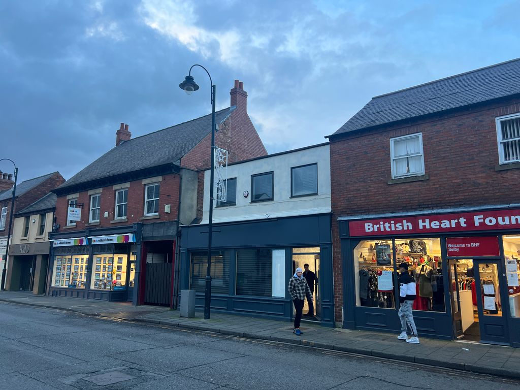 Retail premises to let in Gowthorpe, Selby YO8, £28,000 pa