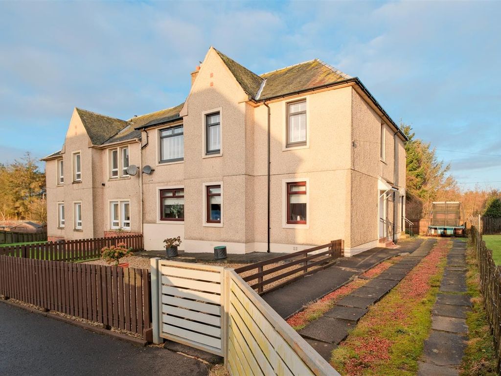 3 bed flat for sale in Hillview, Greengairs, Airdrie ML6, £78,000