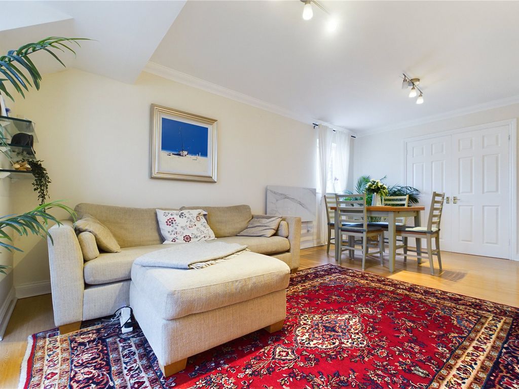 2 bed flat for sale in Mallard Way, Aldermaston, Reading, Berkshire RG7, £240,000