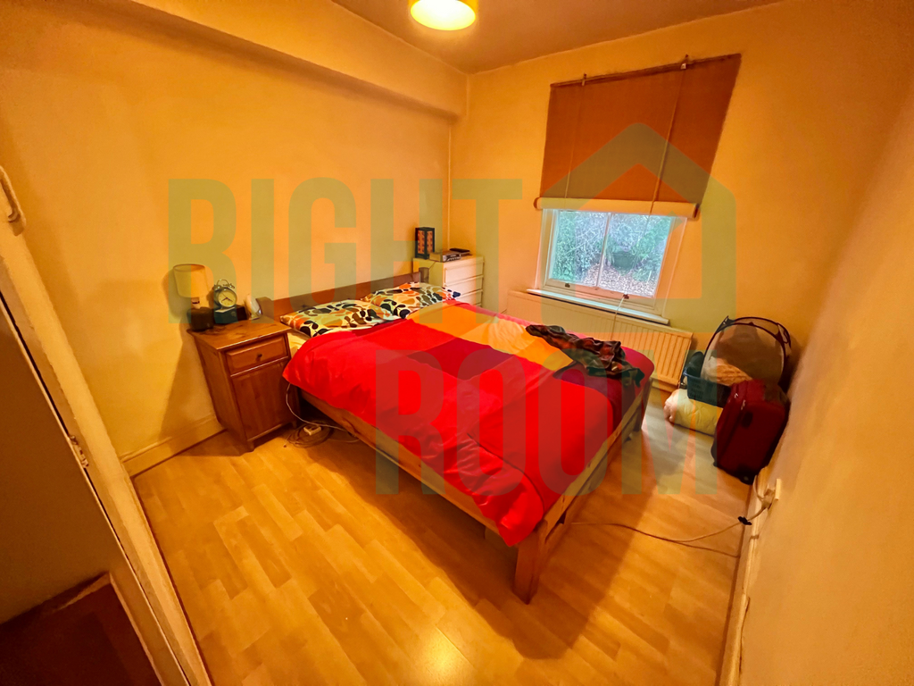Room to rent in Room 1, Cecilia Road, Dalston, London E8, £850 pcm