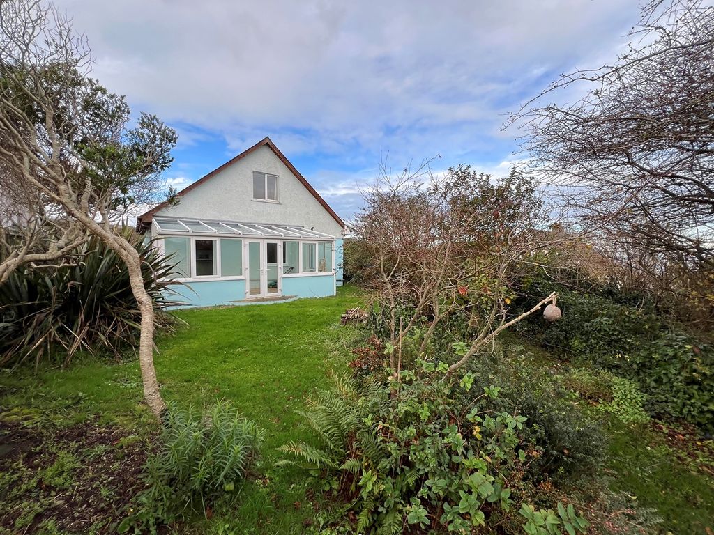 3 bed bungalow for sale in Aberporth, Cardigan SA43, £350,000