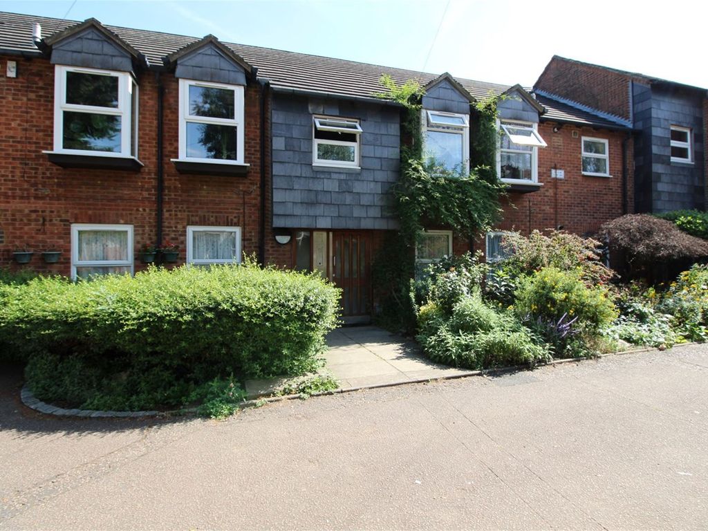 2 bed flat to rent in Garden Row, Hitchin SG5, £1,000 pcm