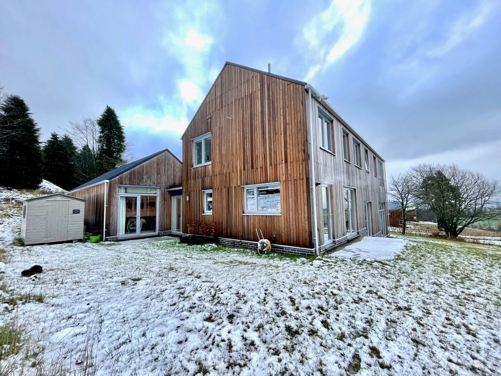 4 bed property for sale in 12 The Woods, Milnathort KY13, £600,000