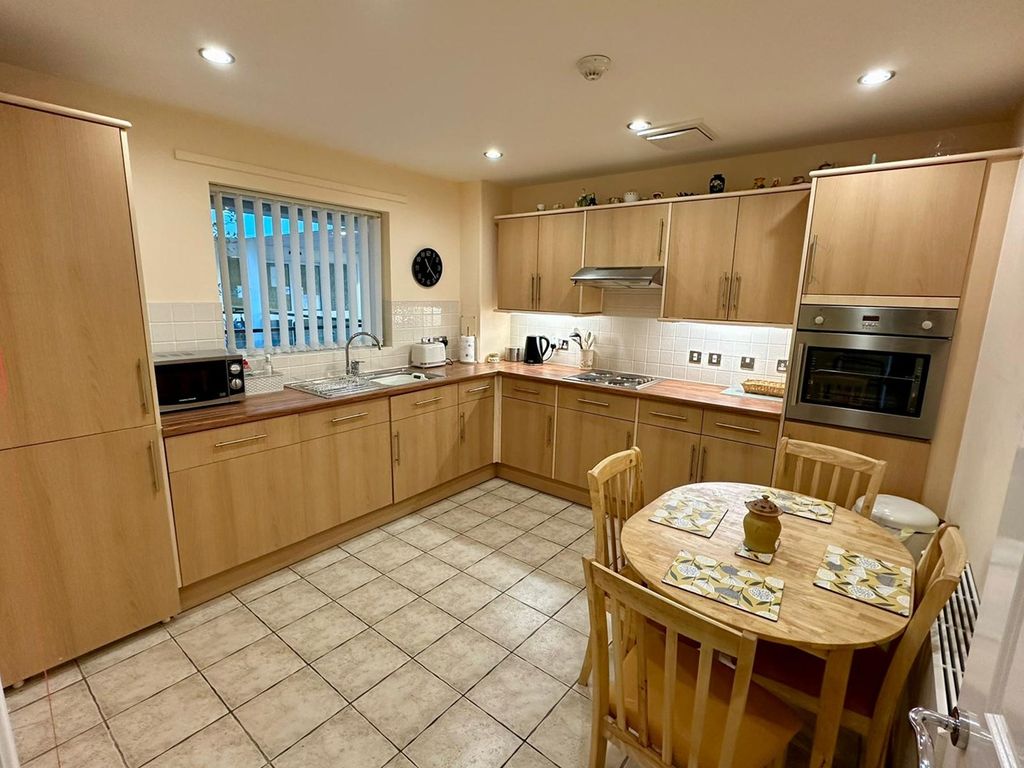2 bed property for sale in Ledbury Road, Hereford HR1, £265,000