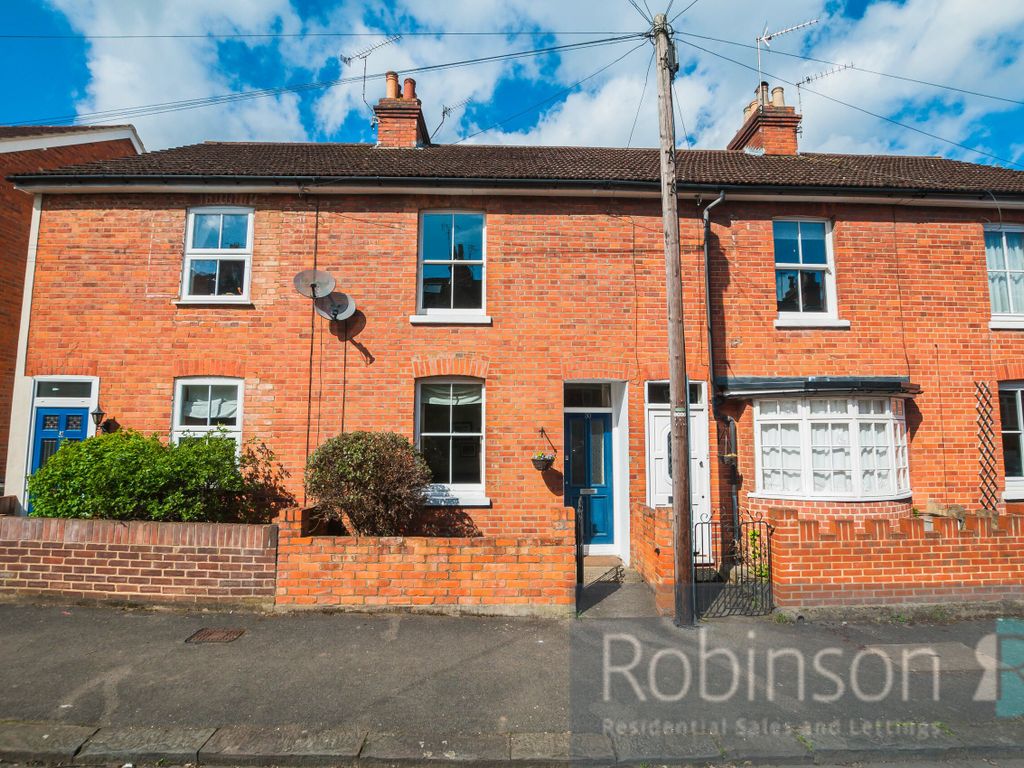 2 bed terraced house to rent in College Glen, Maidenhead, Berkshire SL6, £1,450 pcm