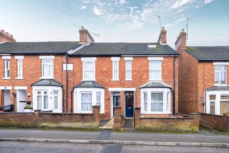 3 bed end terrace house for sale in Western Road, Fenny Stratford, Bletchley, Milton Keynes MK2, £330,000