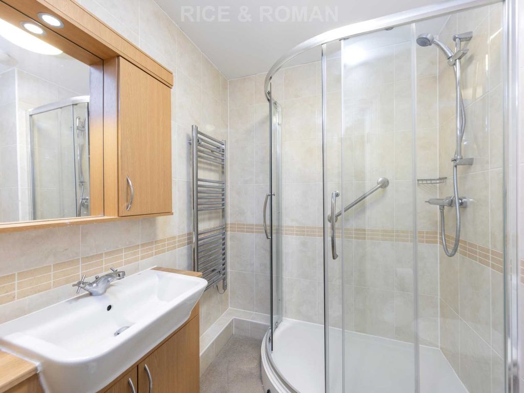 1 bed flat for sale in Stokes Lodge, Camberley GU15, £180,000