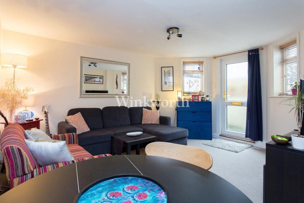 2 bed flat to rent in Pemberton Road, Harringay N4, £1,700 pcm