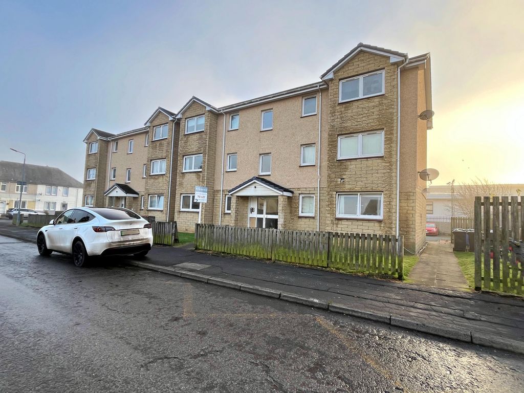 2 bed flat to rent in Boswell Drive, Blantyre, Glasgow G72, £750 pcm