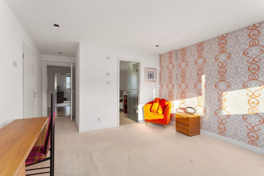 3 bed flat to rent in Barnton Avenue West, Cramond, Edinburgh EH4, £3,500 pcm