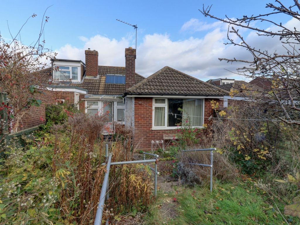 2 bed bungalow for sale in Shortborough Avenue, Princes Risborough HP27, £375,000