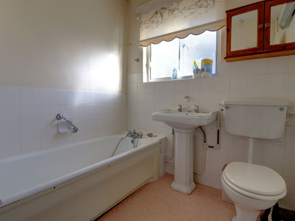 2 bed bungalow for sale in Shortborough Avenue, Princes Risborough HP27, £375,000
